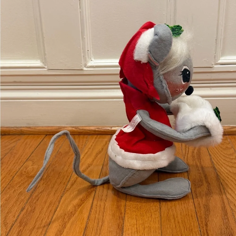 Annalee mobalite poseable gray mouse muff Christmas decor jacket coat red 1971
